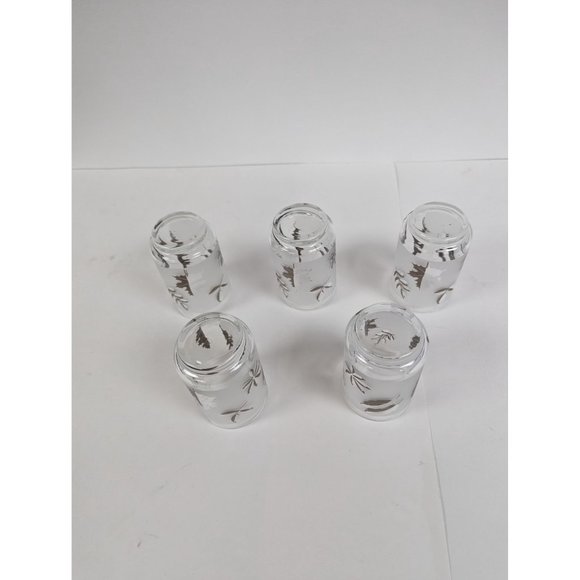 Set of 5 Vintage Libbey Silver Leaf Frosted Glasses 4 1/2" by 2 3/4" - Picture 4 of 5